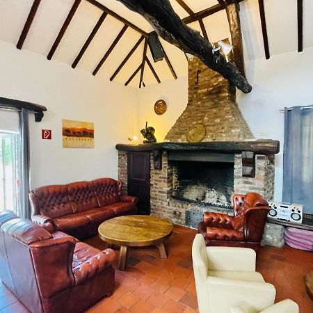 Magnificent Farmhouse In Sint Joost Esterno foto