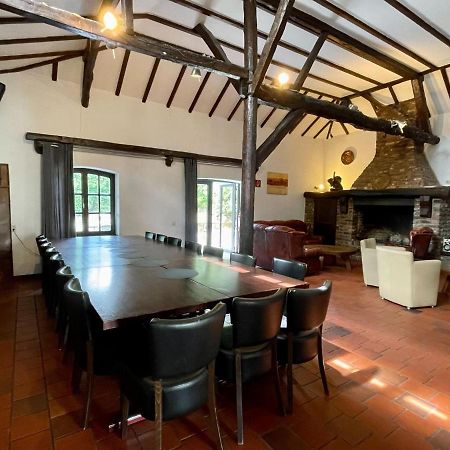 Magnificent Farmhouse In Sint Joost Esterno foto
