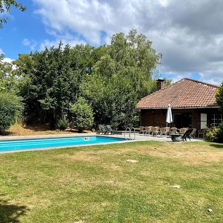 Magnificent Farmhouse In Sint Joost Esterno foto