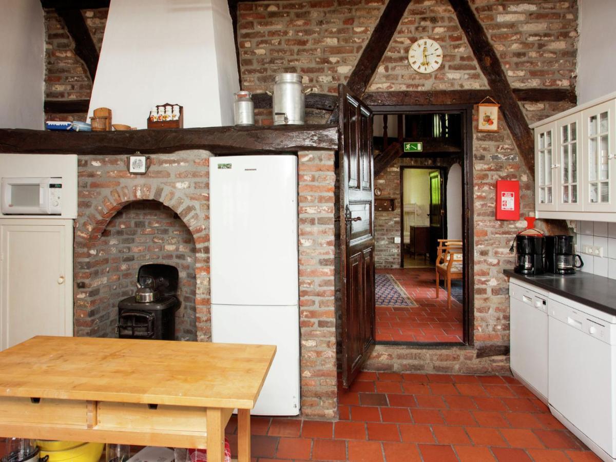 Magnificent Farmhouse In Sint Joost Esterno foto