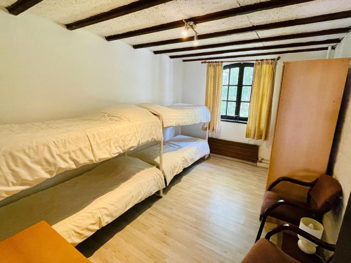 Magnificent Farmhouse In Sint Joost Esterno foto